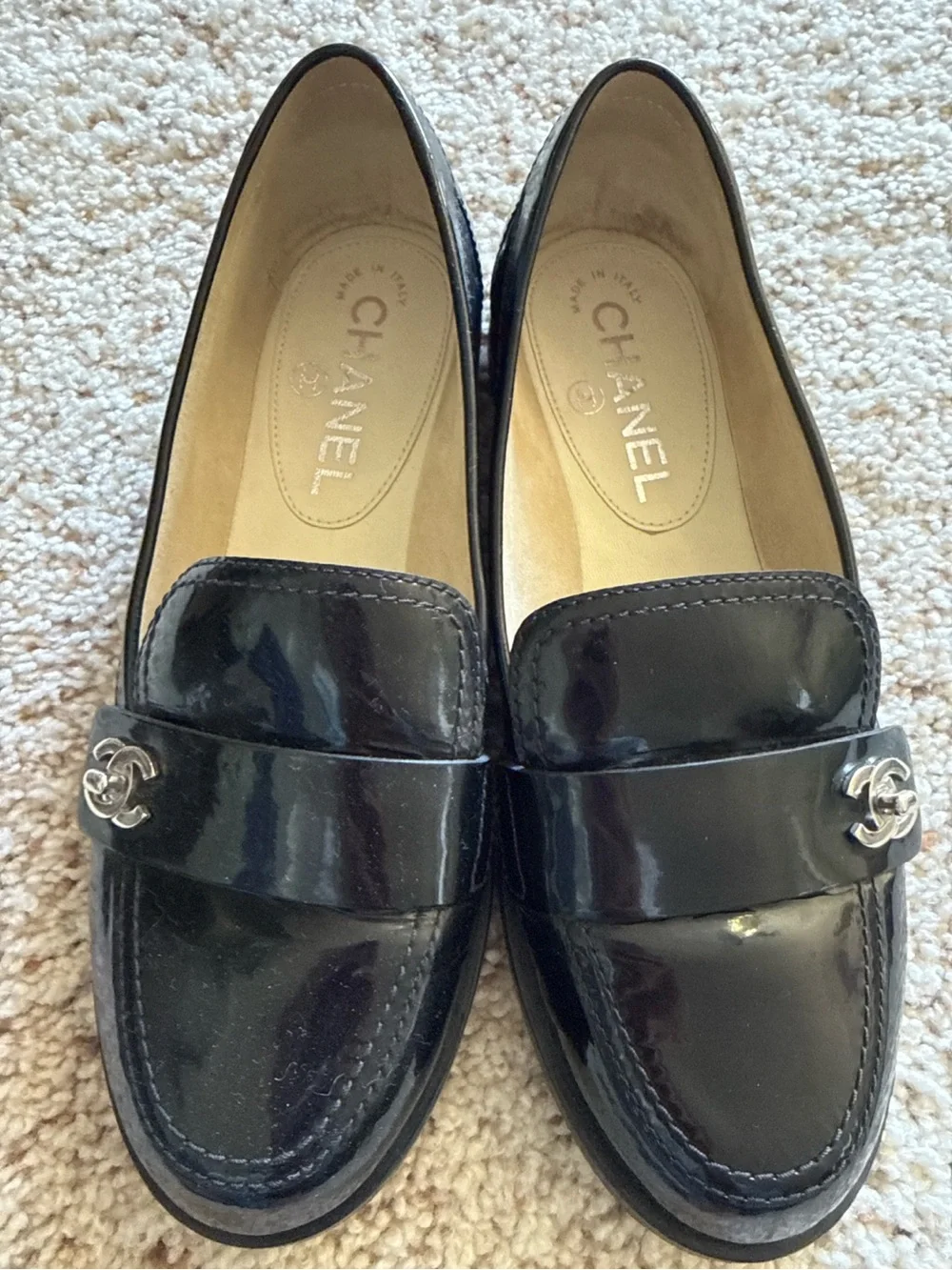 CHANEL Black Patent Leather CC Turnlock Loafers Flats Size 36C Made in Italy